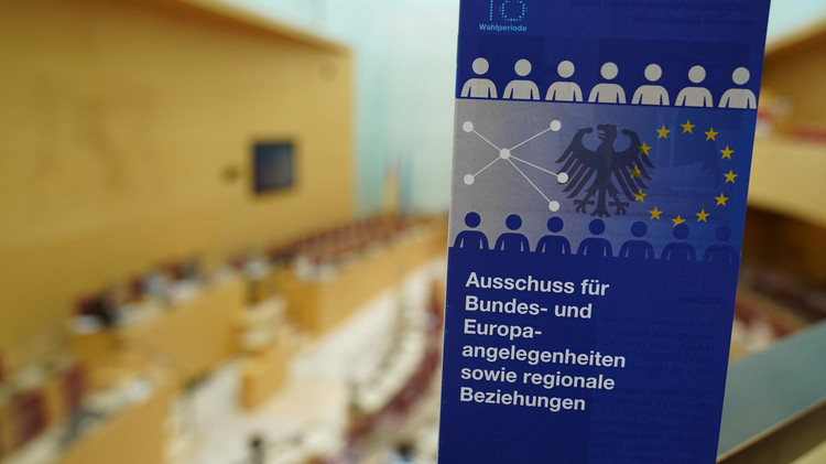 Das Informationsgespräch fand im Plenum statt. | Bildarchiv Bayerischer Landtag Das Informationsgespräch fand im Plenum statt. | Bildarchiv Bayerischer Landtag